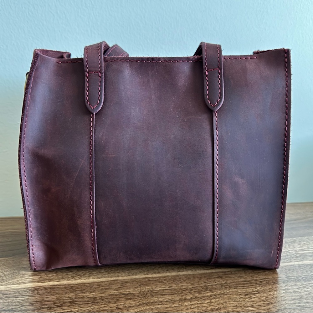 Portland Leather Lola Crossbody tote. - Picture 5 of 11